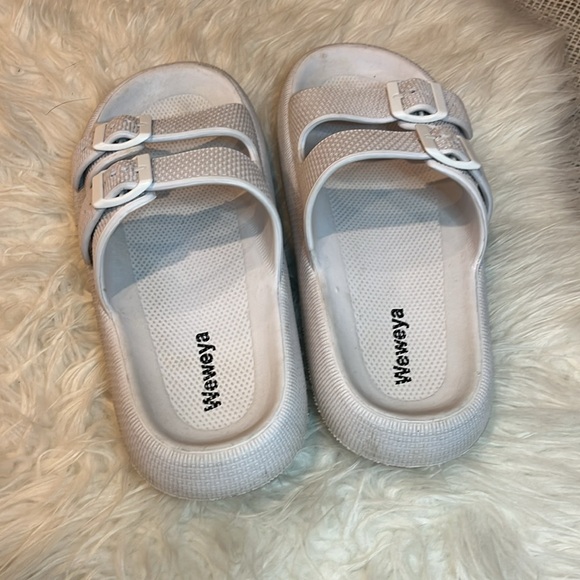 Women’s white pillow slipper saddles size 9 - Picture 3 of 8